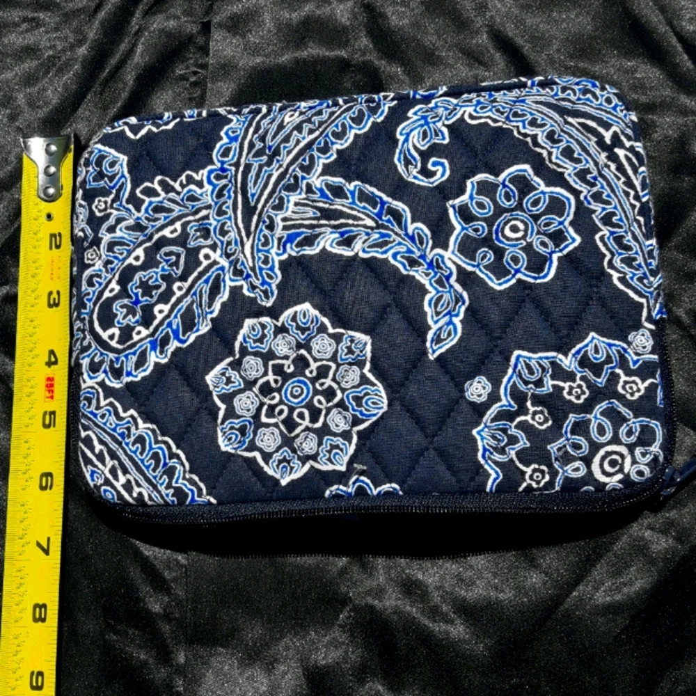 Vera Bradley Ipod Case Padded Purse Blue Paisley - Picture 6 of 16